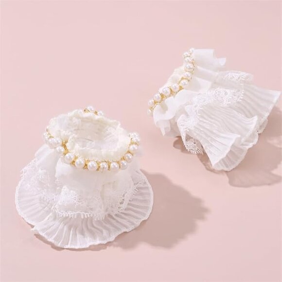 White Pleated Lace Flared Hand Cuffs - Picture 4 of 6